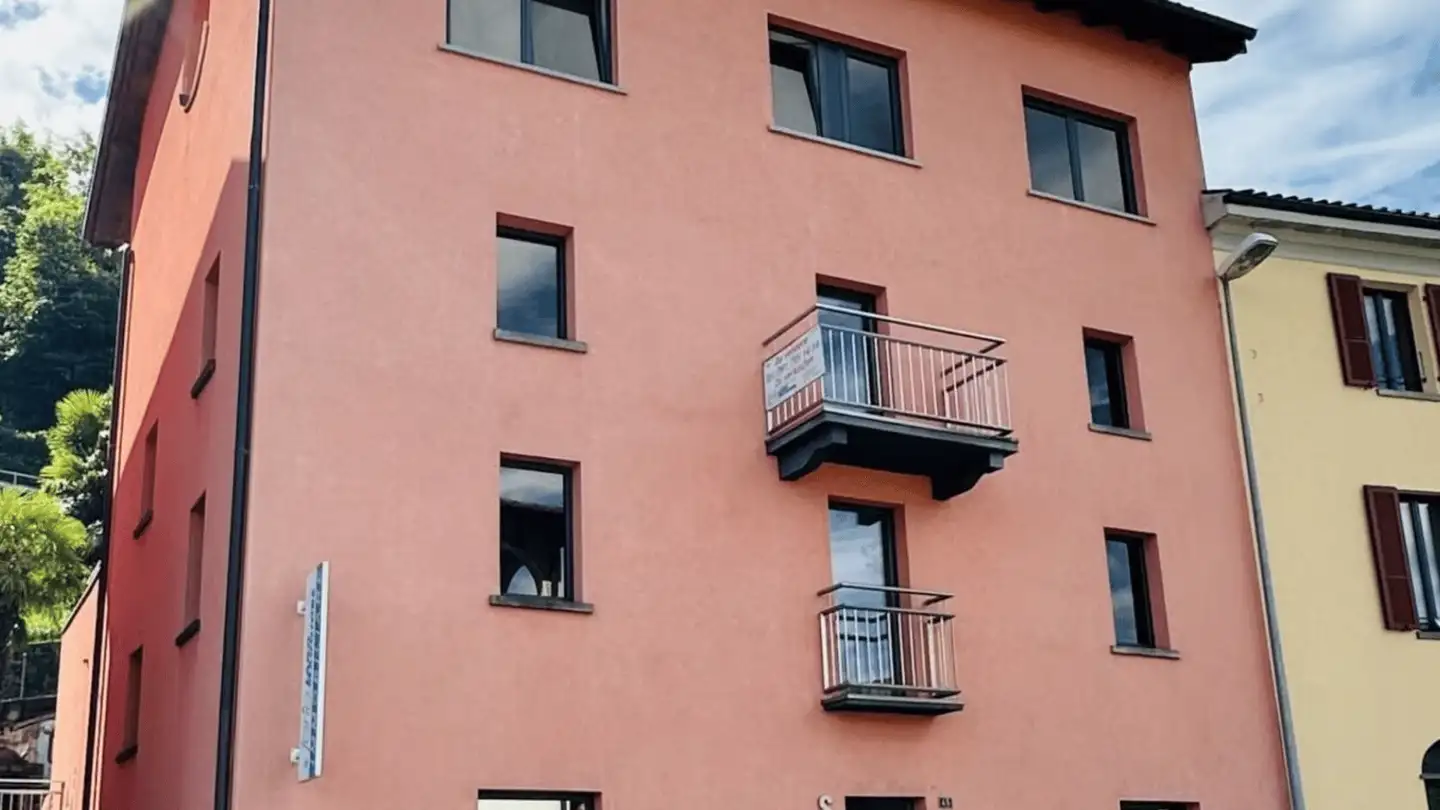 Edificio residenziale in vendita - Via Cantonale, 6576 Gerra (Gambarogno)