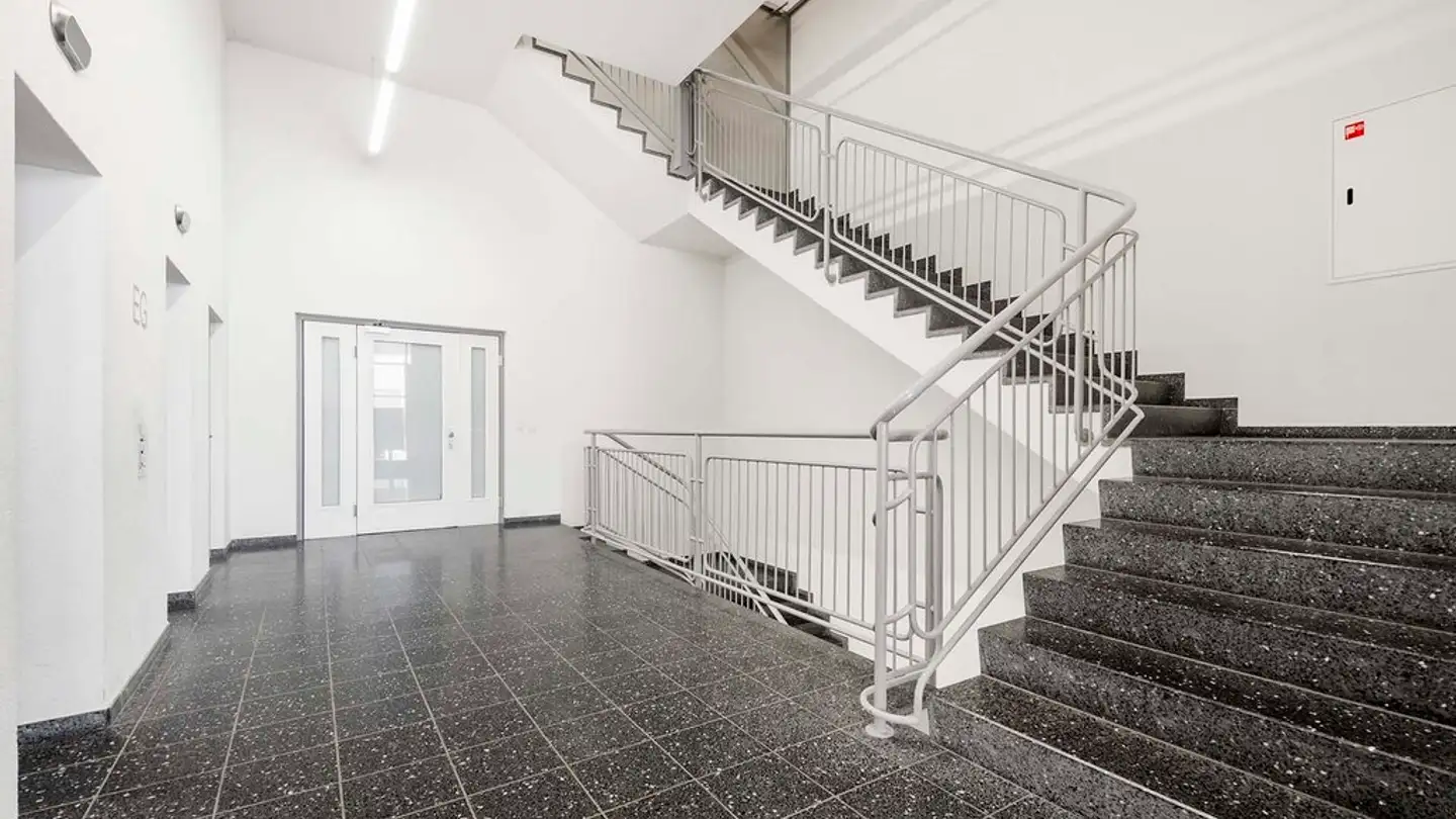 Bürofläche mieten - Chriesbaumstrasse 2, 8604 Volketswil - Foto 4