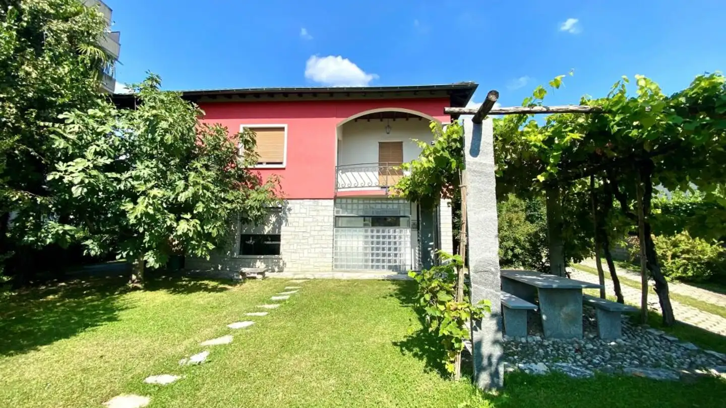 Single house for sale - 6828 Balerna