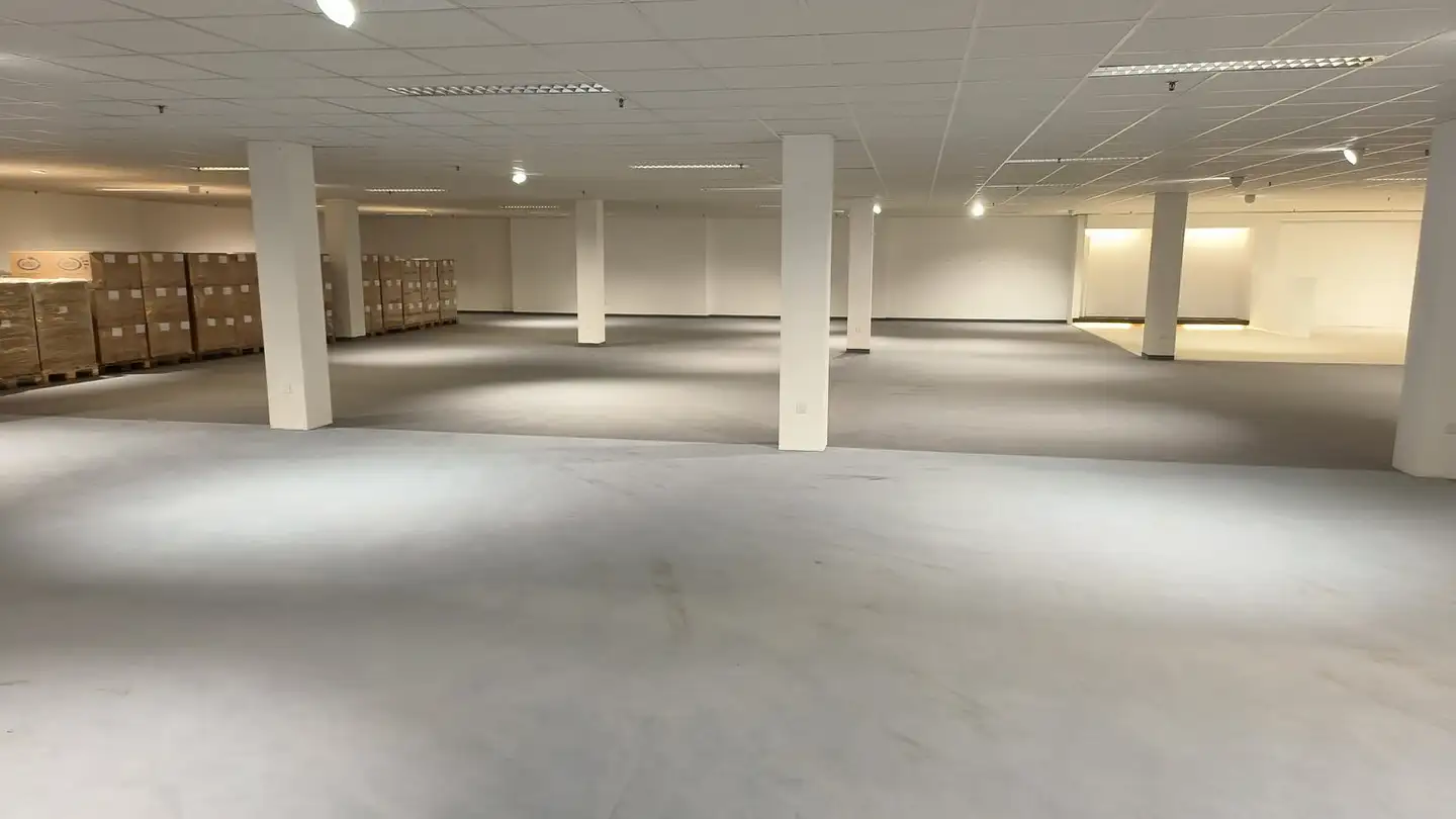 Commerciale in affitto - Büetigenstrasse 74, 2557 Studen BE
