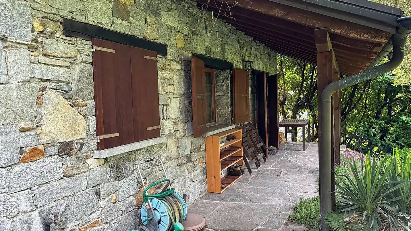 Casa singola in vendita - Via Giovanni Genucchi, 6723 Castro - Photo 2