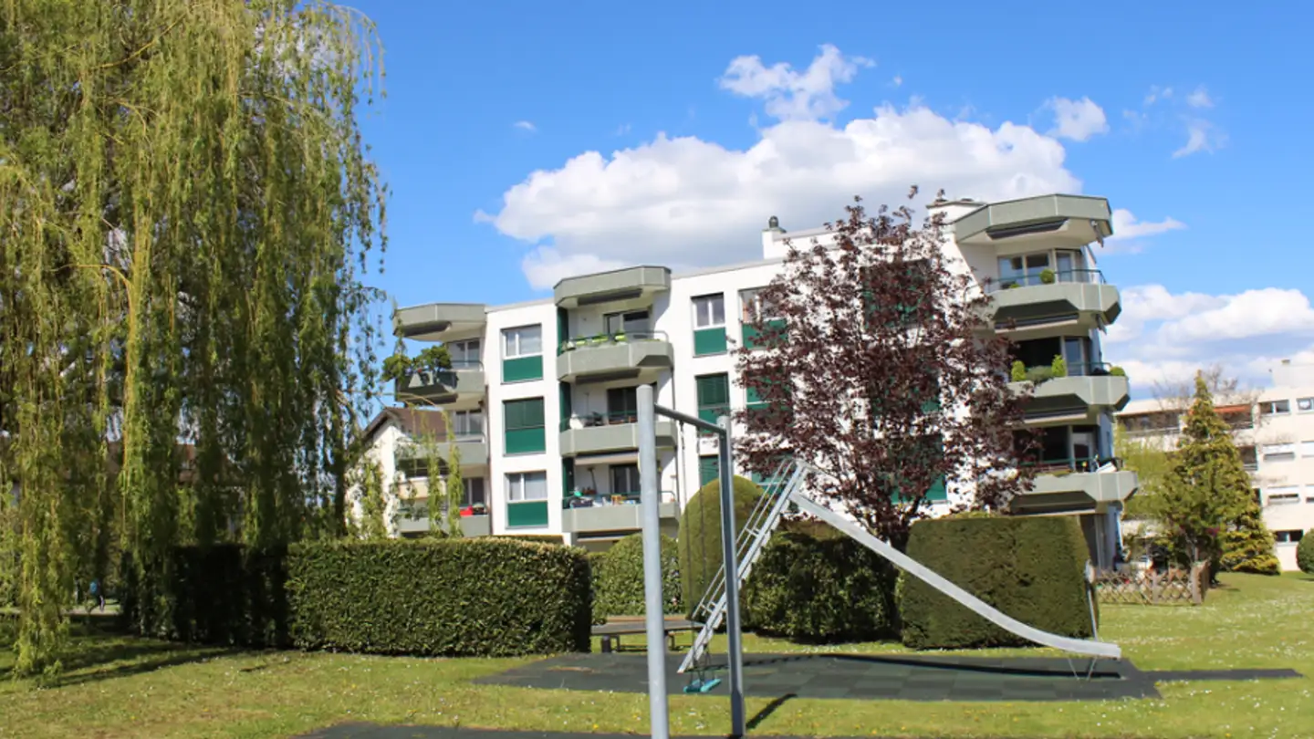 Outdoor parking space for rent - Chemin des Vergers 11, 1162 St-Prex
