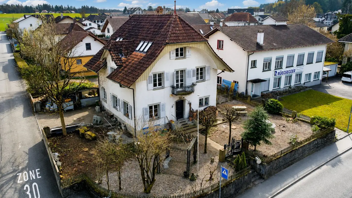 Casa singola in vendita - Bahnhofstrasse 21, 3315 Bätterkinden