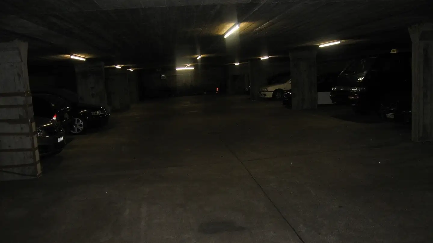 Place de parking extérieure à louer - Stationsstrasse 117, 8424 Embrach