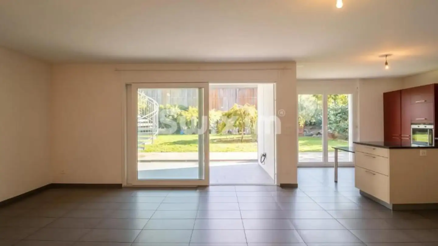 Apartment for rent - 1533 Ménières - Photo 2