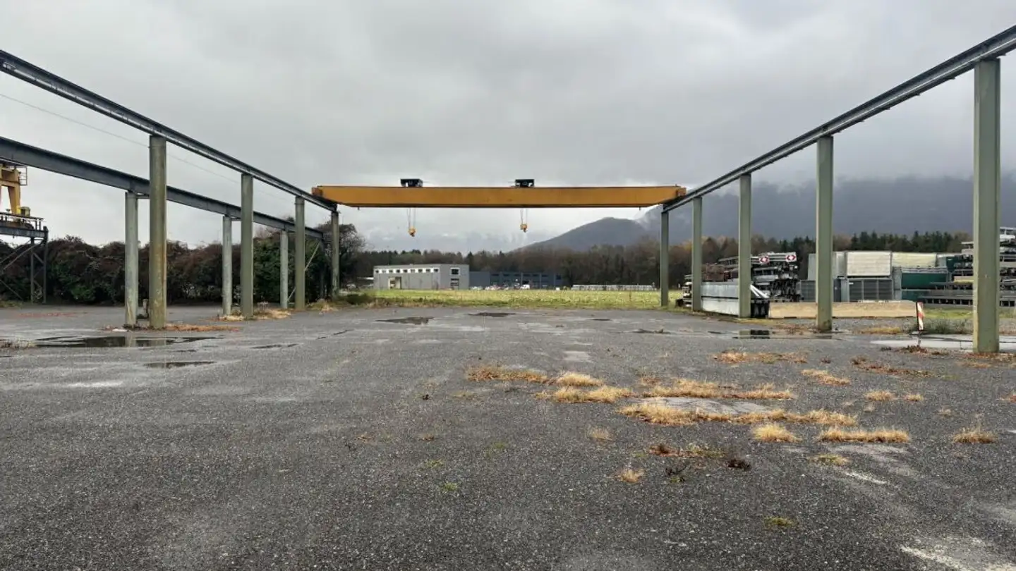 Mixed-use building for rent - Route de l'Industrie 18, 1860 Aigle - Photo 3