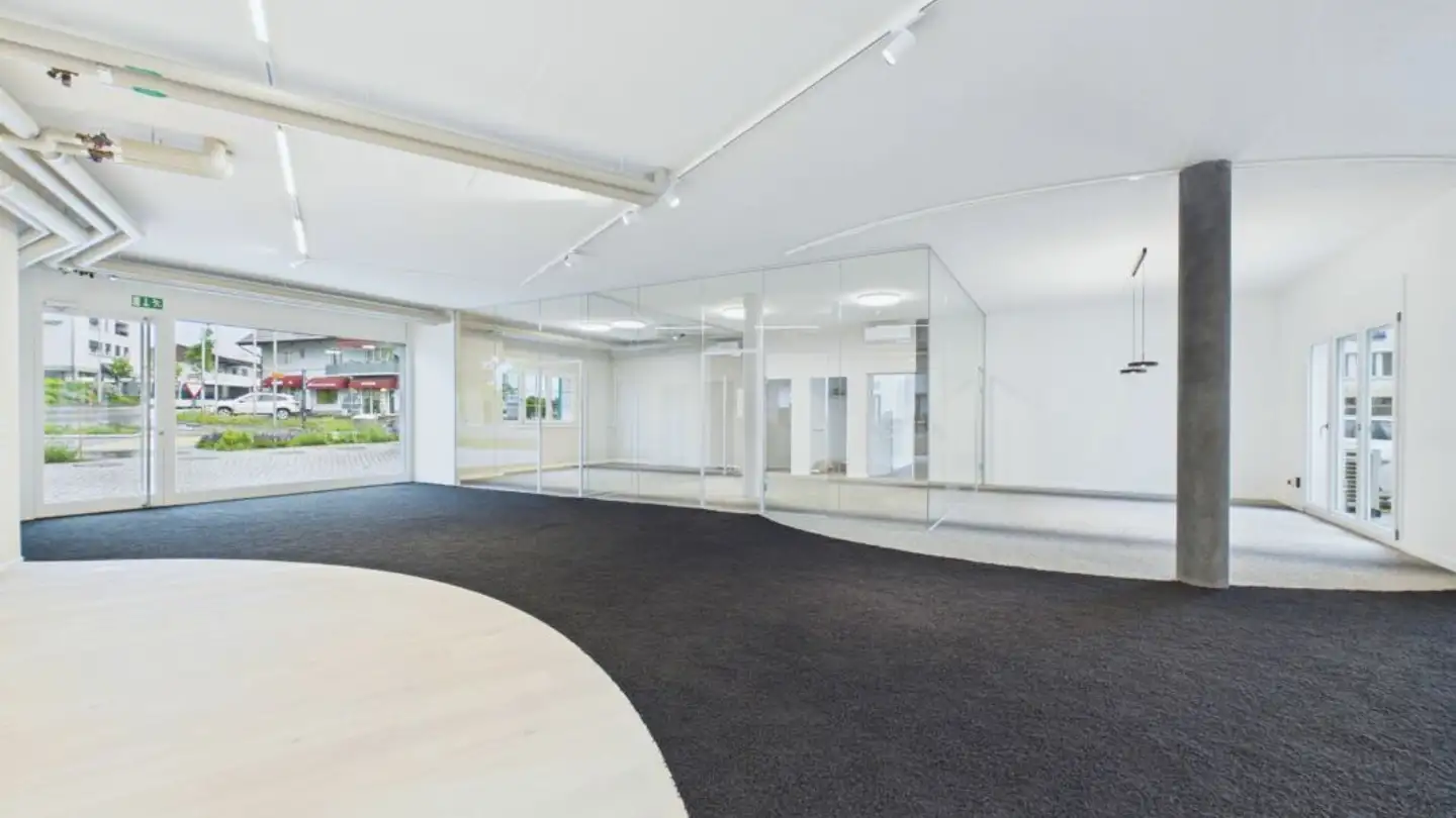 Commercial à louer - Dorfstrasse 2, 8306 Brüttisellen
