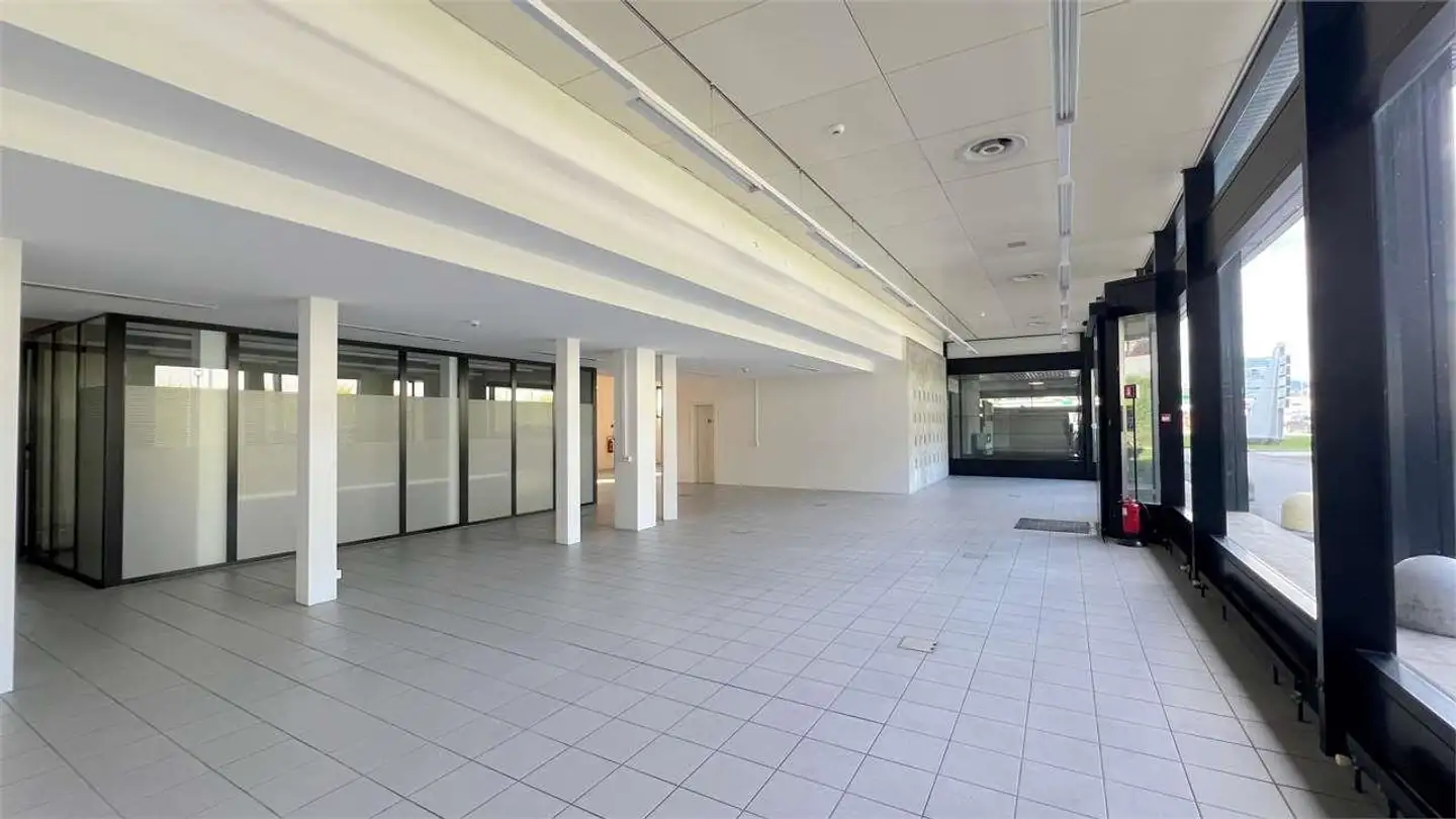 Spazio ufficio in affitto - Via Cantonale, 6815 Melide - Photo 2