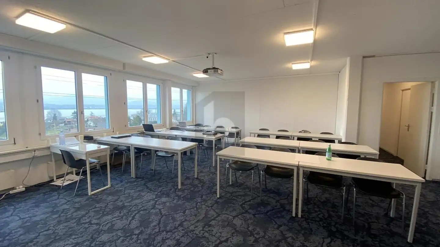 Bürofläche mieten - 8808 Pfäffikon SZ
