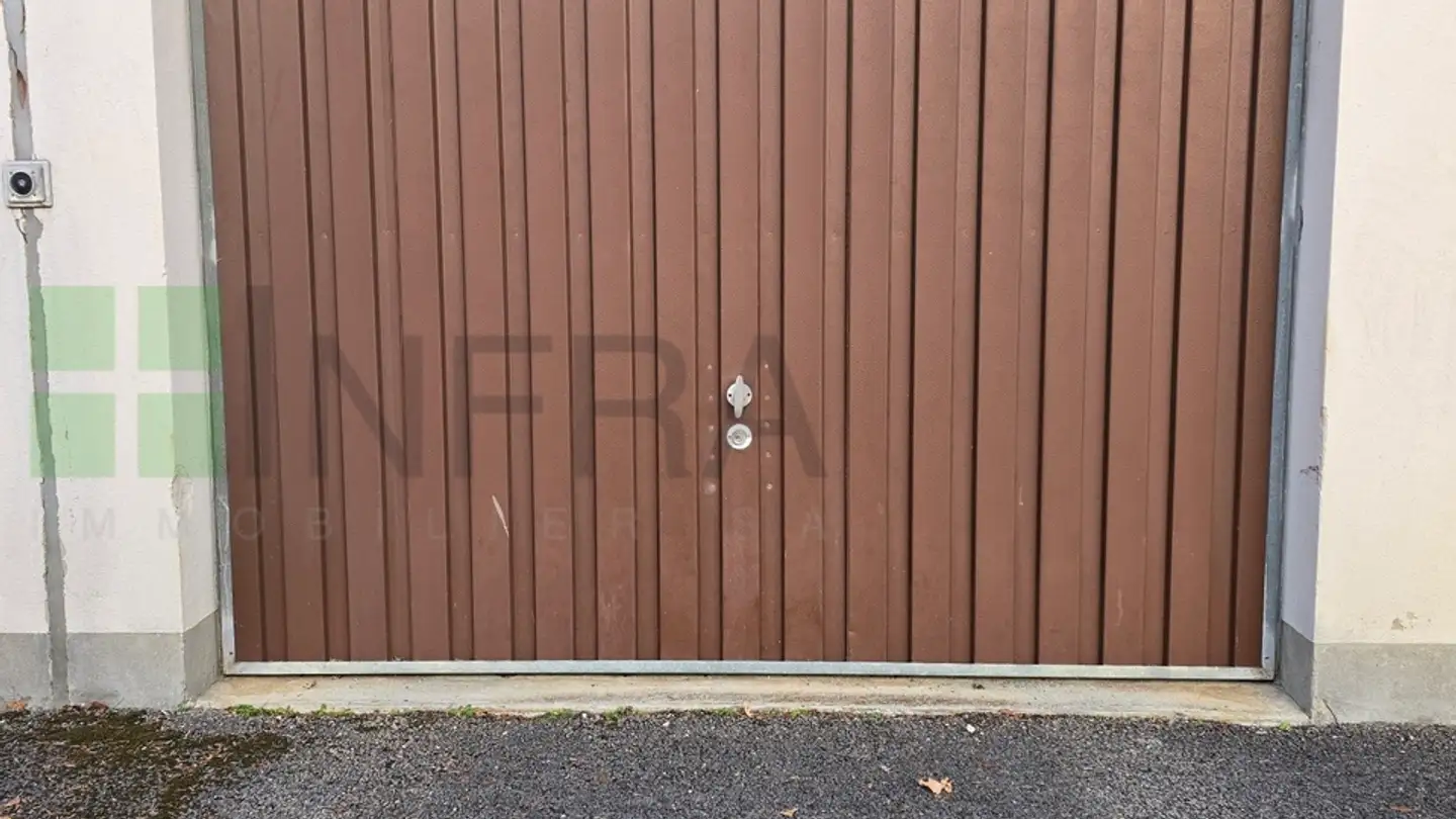 Garage for rent - La Colombière 131, 2900 Porrentruy - Photo 2