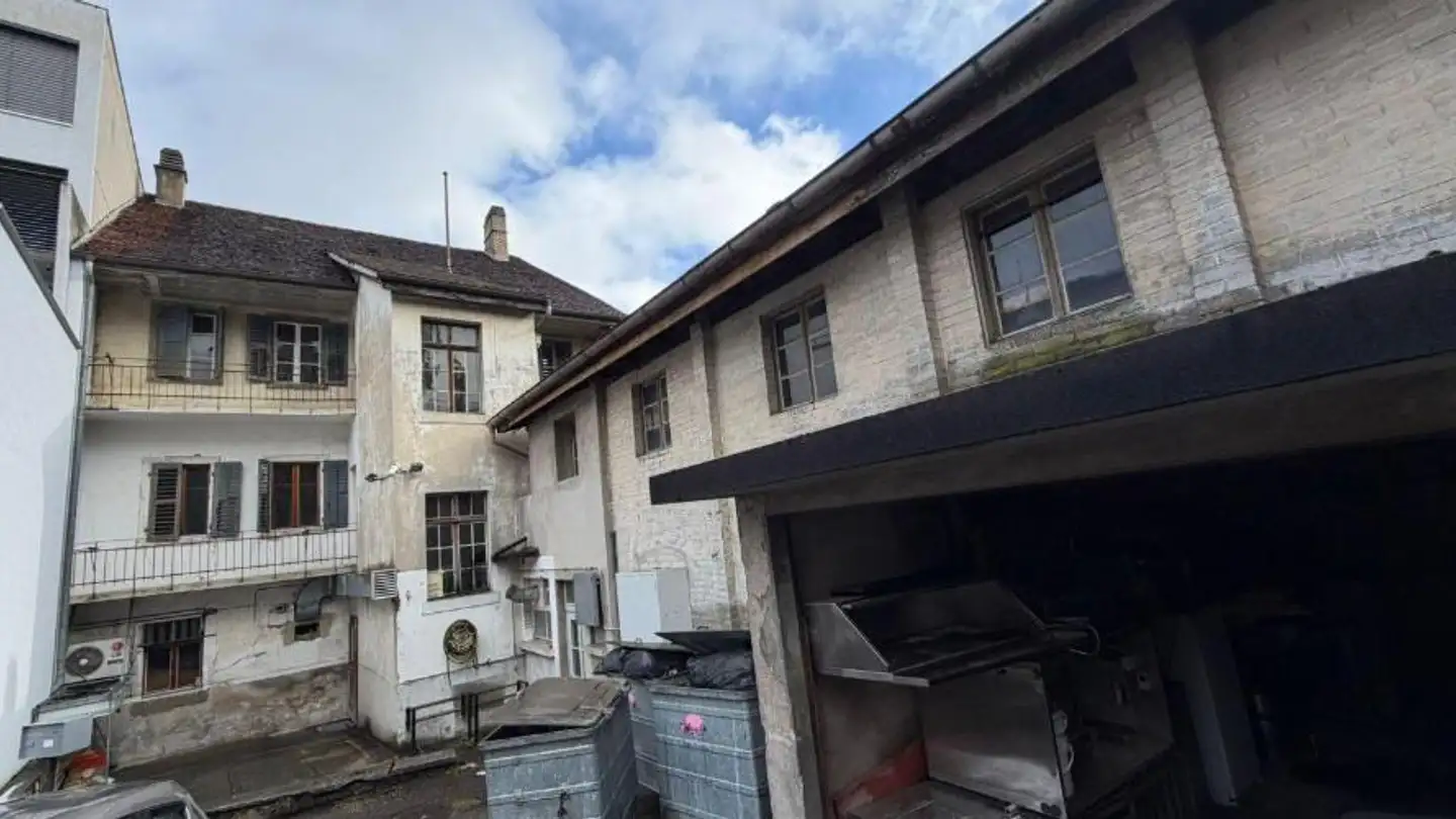 Mixed-use building for sale - 2740 Moutier - Photo 2