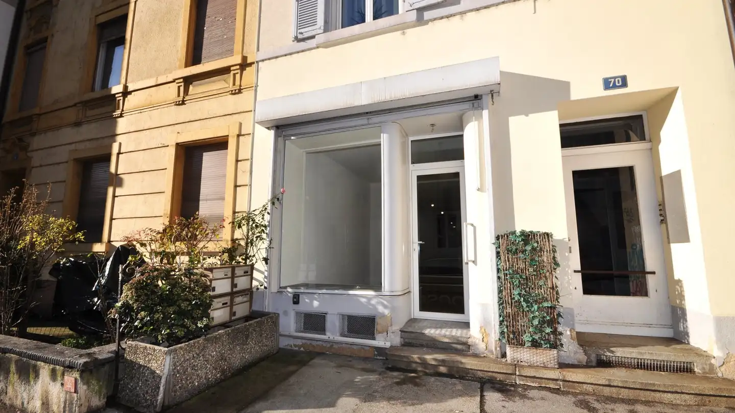Office space for rent - Bruderholzstrasse 70, 4053 Basel