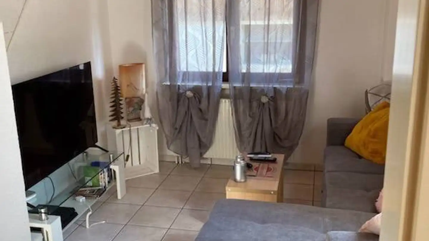 Apartment for rent - 2742 Perrefitte - Photo 3