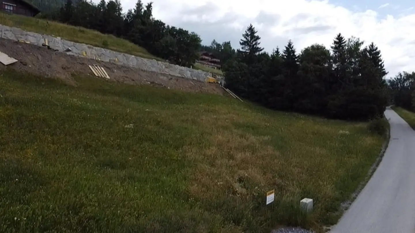 Constructible plot for sale - 1974 Arbaz