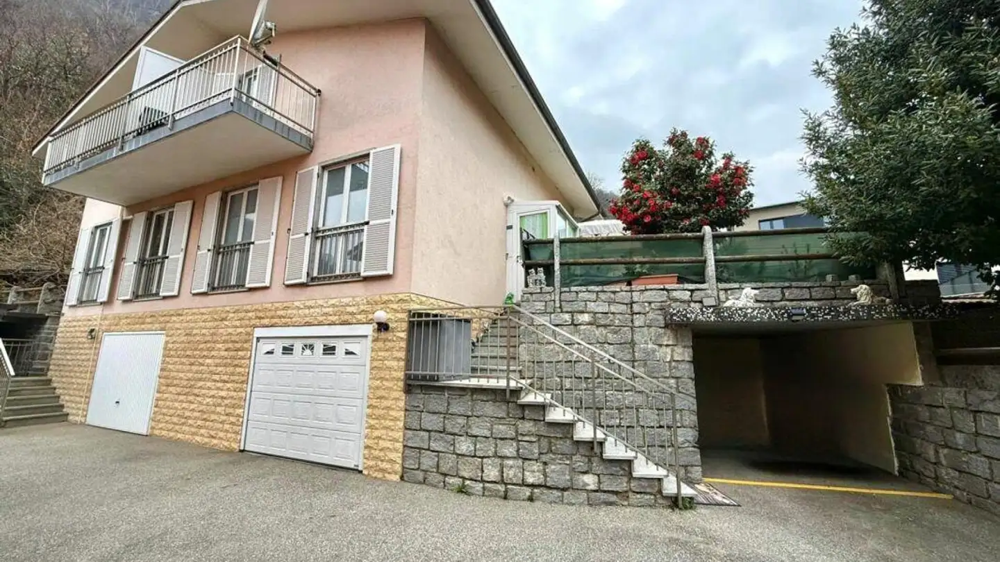Semi-detached house for sale - Via Galbisio, 6503 Bellinzona