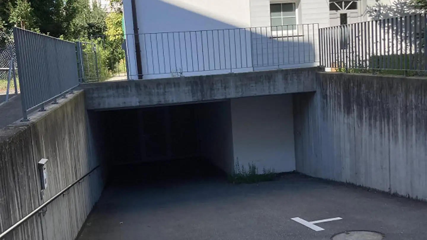 Parcheggio sotterraneo in affitto - En Streia 7, 7013 Domat/Ems