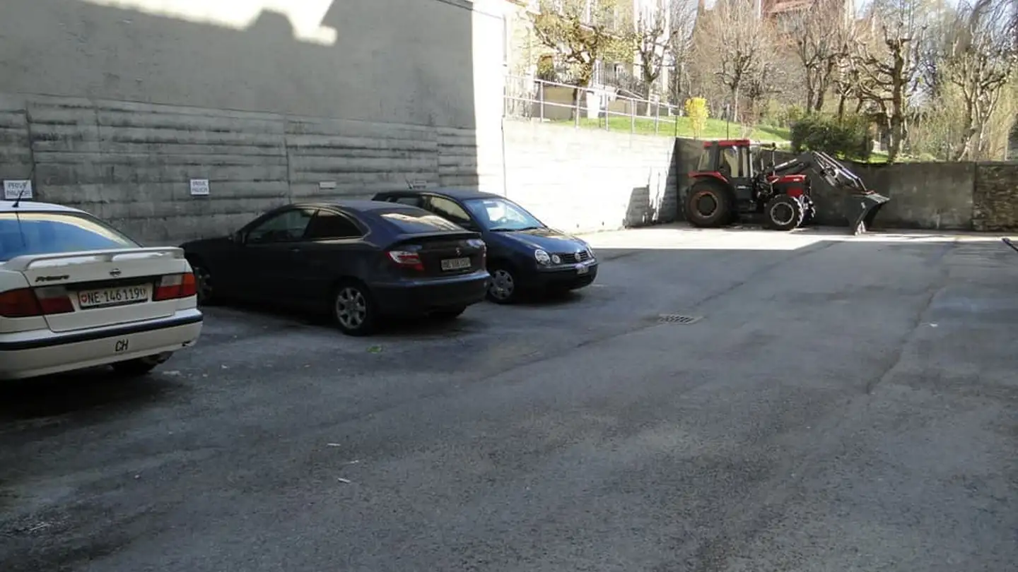 Single garage for rent - Rue Numa-Droz 142, 2300 La Chaux-de-Fonds