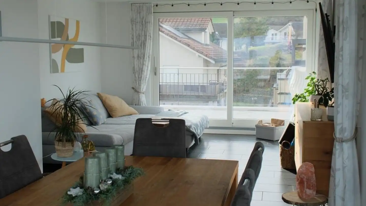 Attique à louer - Litschstrasse 3, 8852 Altendorf