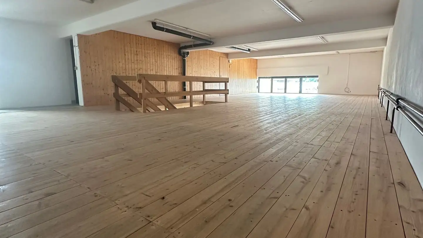 Commercial à louer - Sägeweg 11, 2557 Studen BE