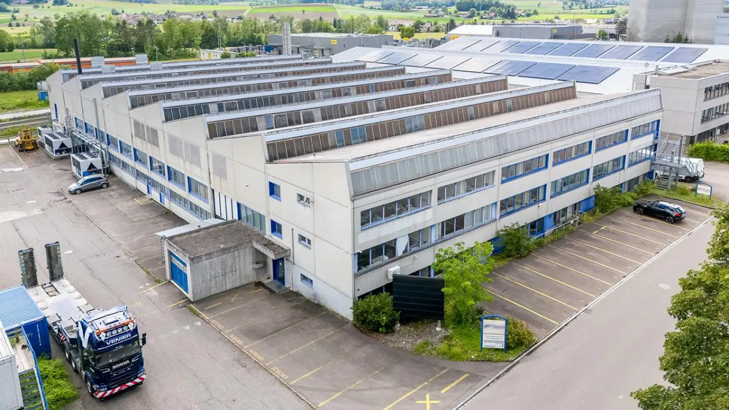 Edificio ad uso misto in vendita - Gewerbestrasse 16, 8155 Niederhasli - Photo 2