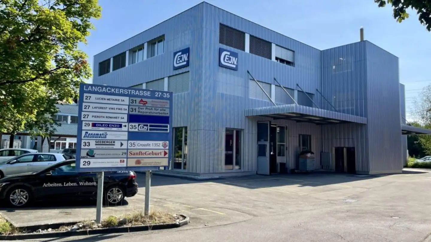 Tiefgaragenstellplatz mieten - Langackerstrasse 35, 6330 Cham