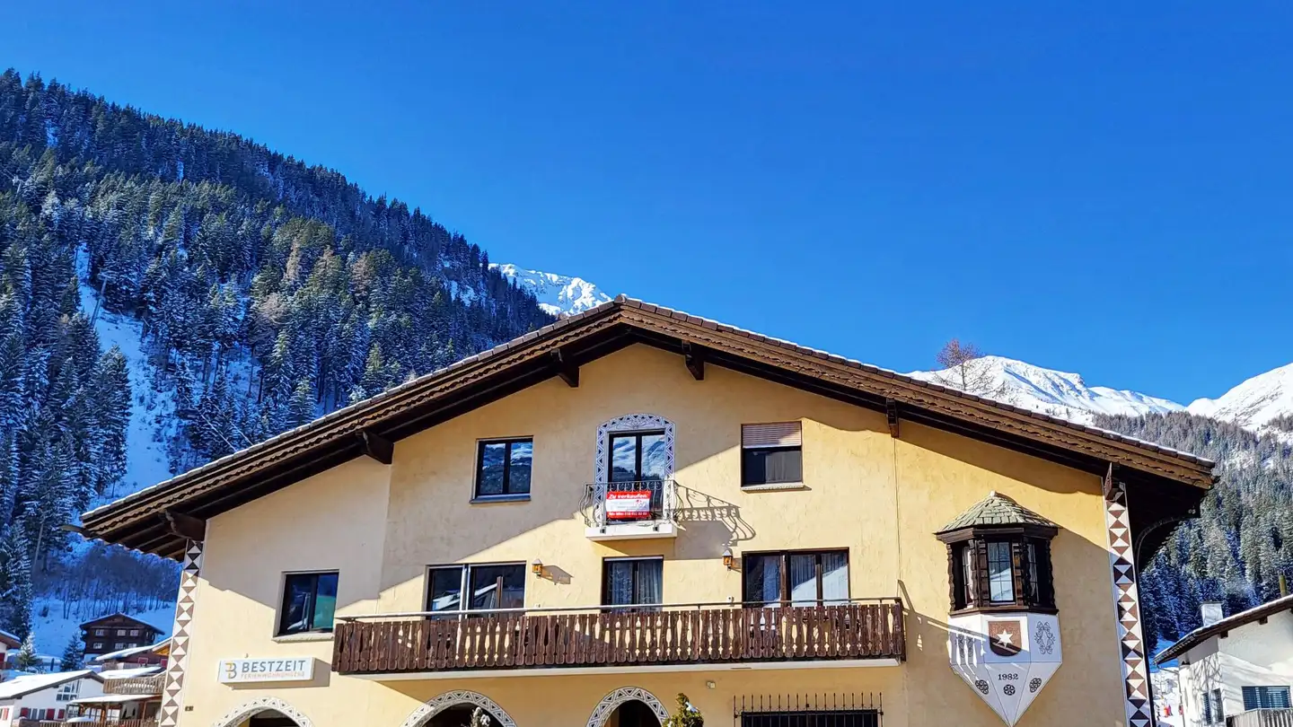 Dachgeschosswohnung kaufen - Girabodawäg, 7075 Churwalden