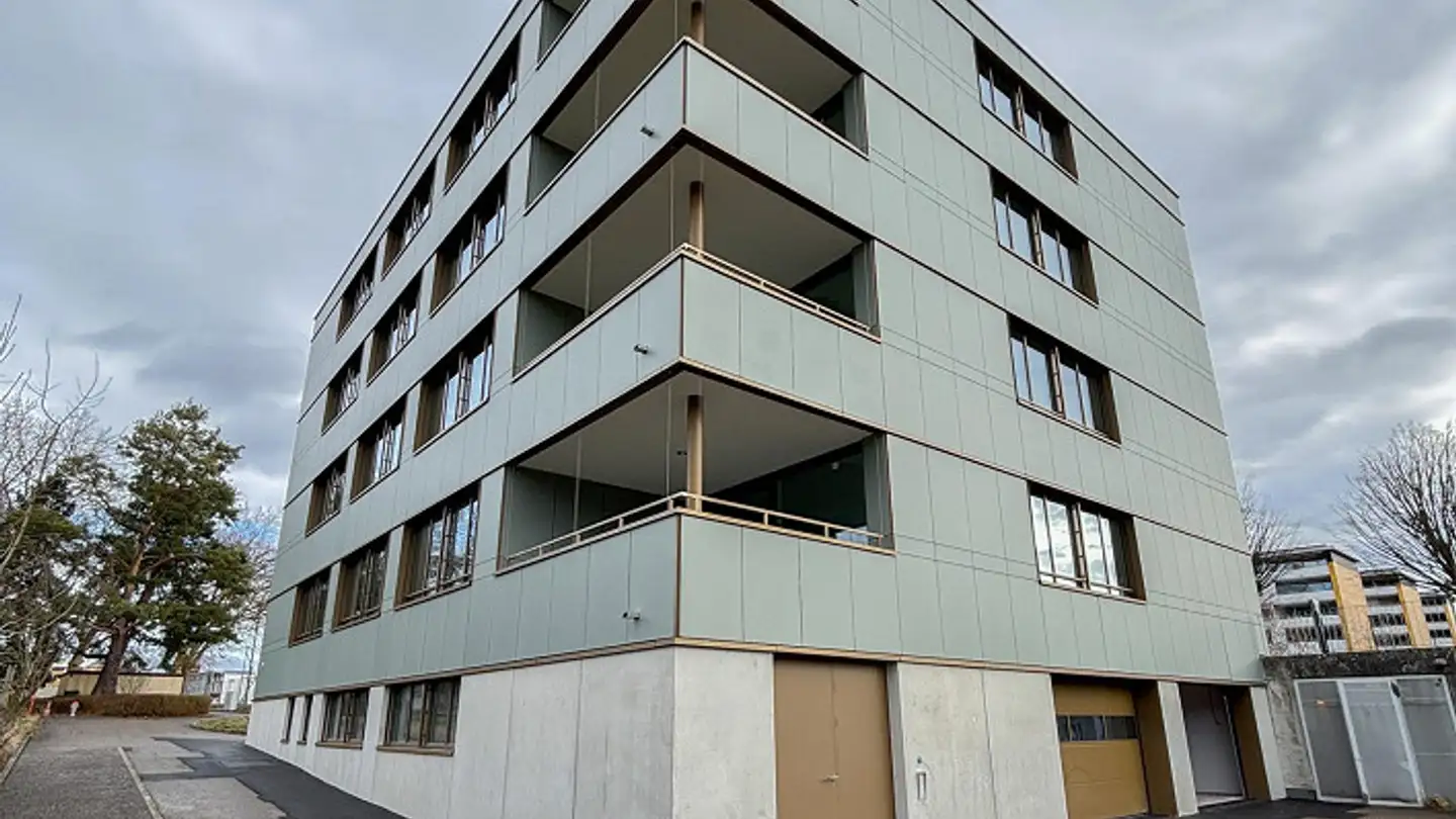 Commercial à louer - Zürichstrasse 81, 8134 Adliswil