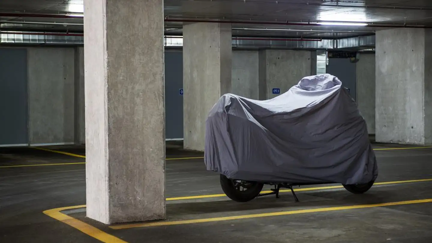 Überdachter Motorradparkplatz mieten - Obere Geerenstrasse 17, 8044 Gockhausen