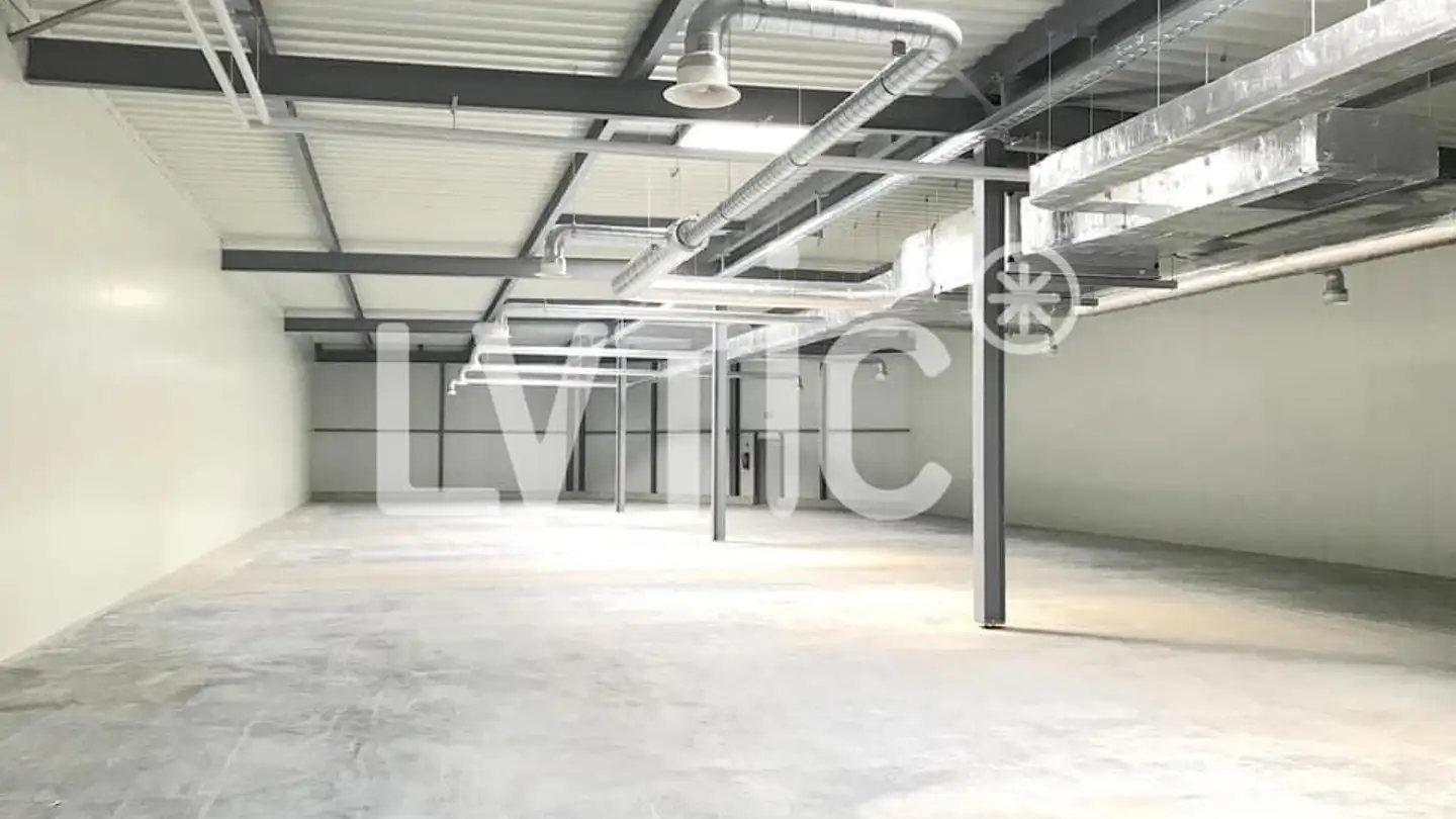 Commercial for rent - 1844 Villeneuve VD - Photo 2