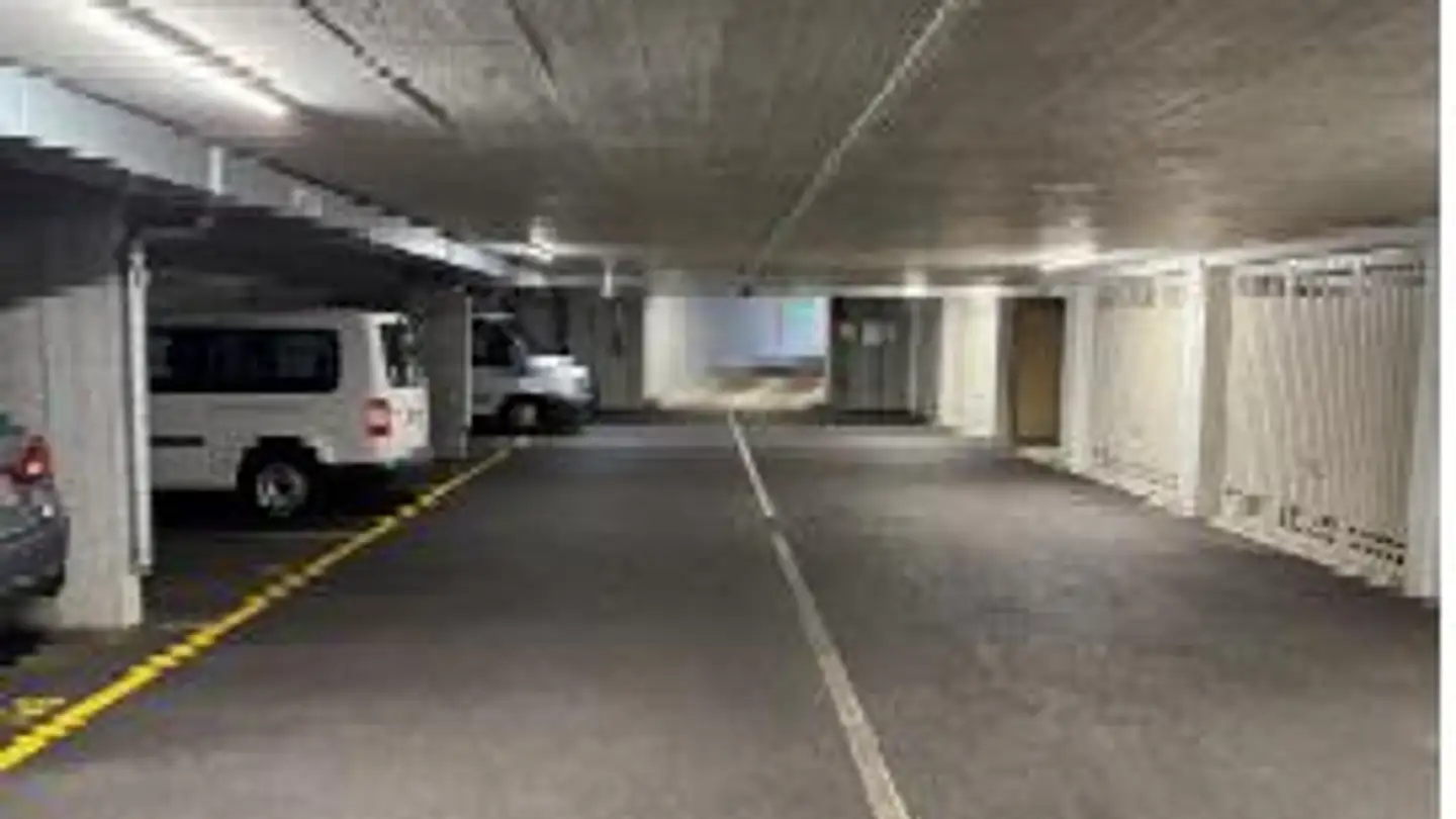 Place de parking souterraine à louer - Unterdorfstrasse 71a, 4415 Lausen