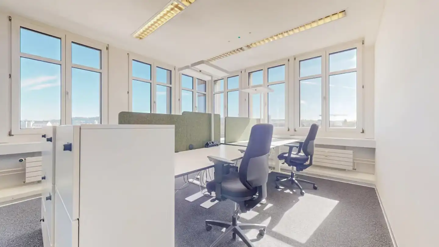 Gewerbe mieten - Rue Johann-Verresius / Johann-Verresius-Strasse 18, 2502 Biel/Bienne - Foto 2