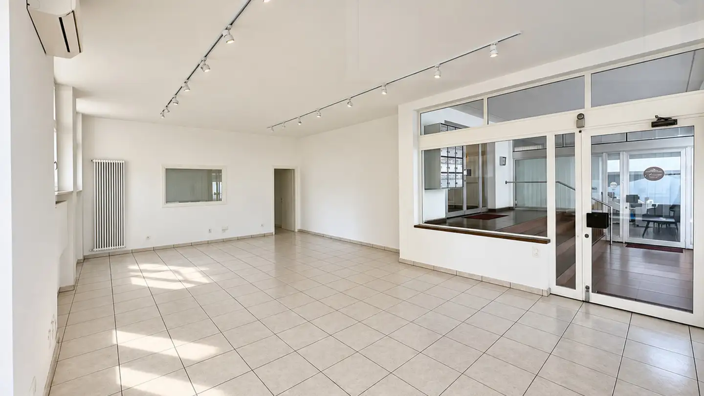 Negozio in affitto - Via Luigi Lavizzari 2, 6830 Chiasso - Foto 2