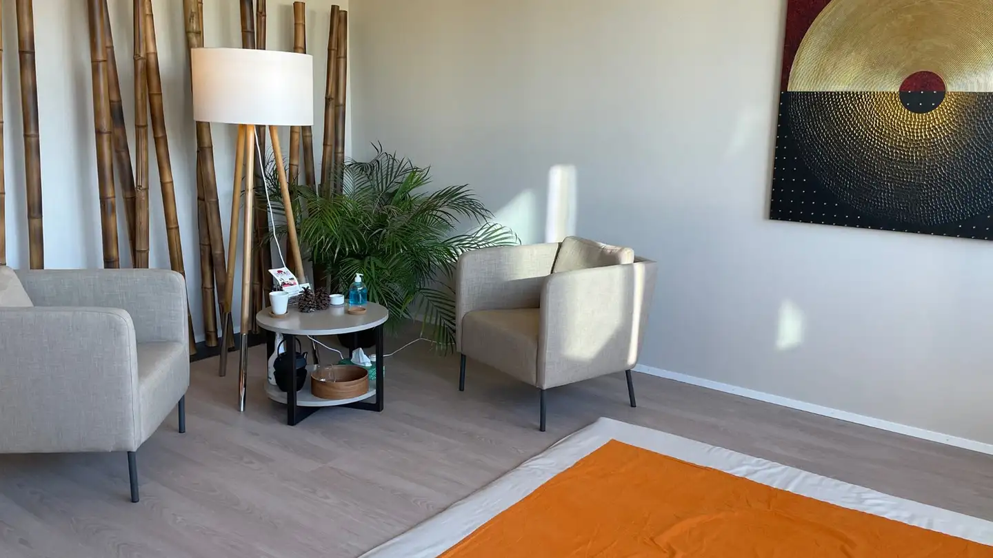 Commercial à louer - Loren-Allee 22, 8610 Uster