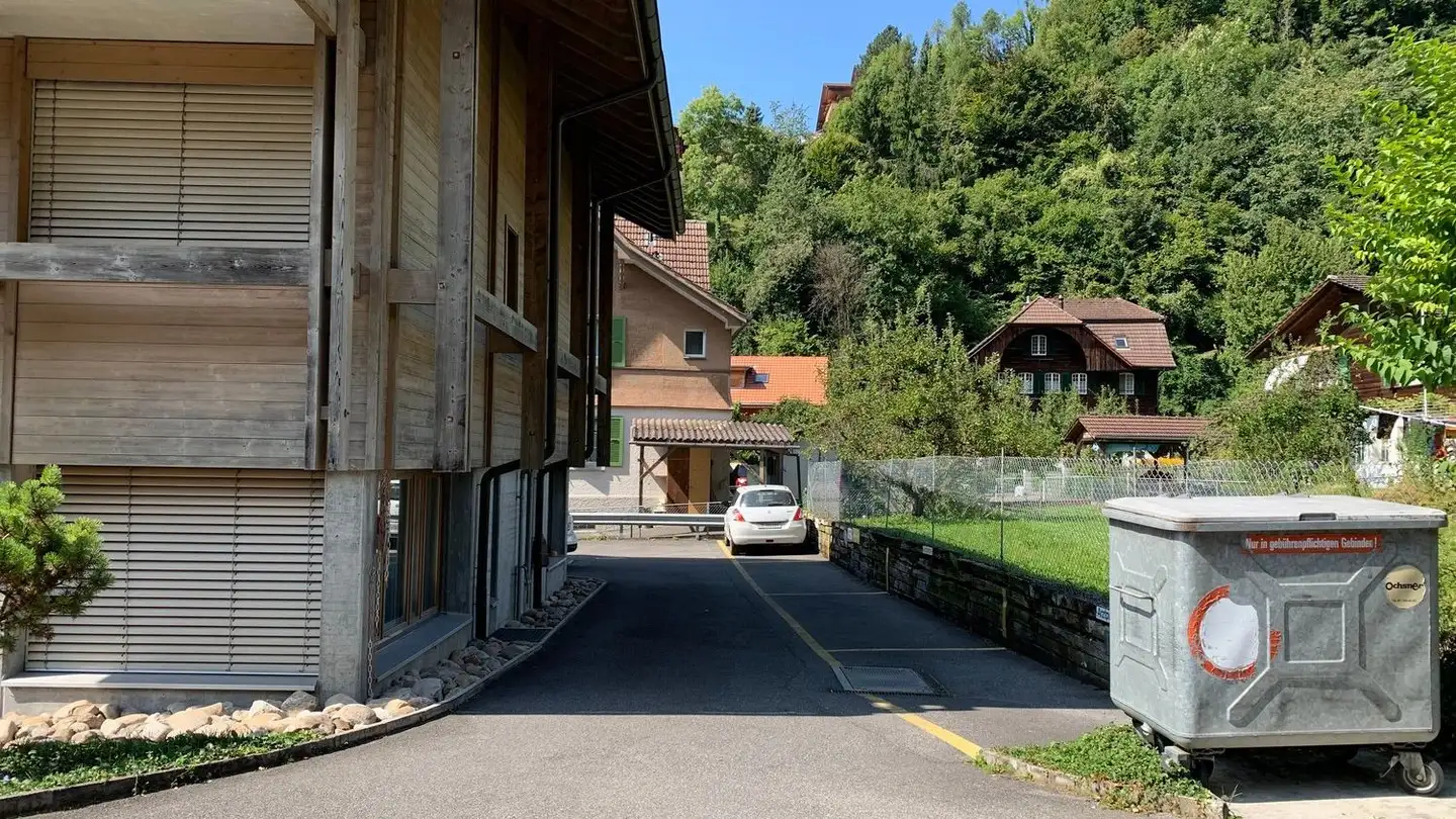 Outdoor parking space for rent - Schönbergstrasse 5, 3654 Gunten