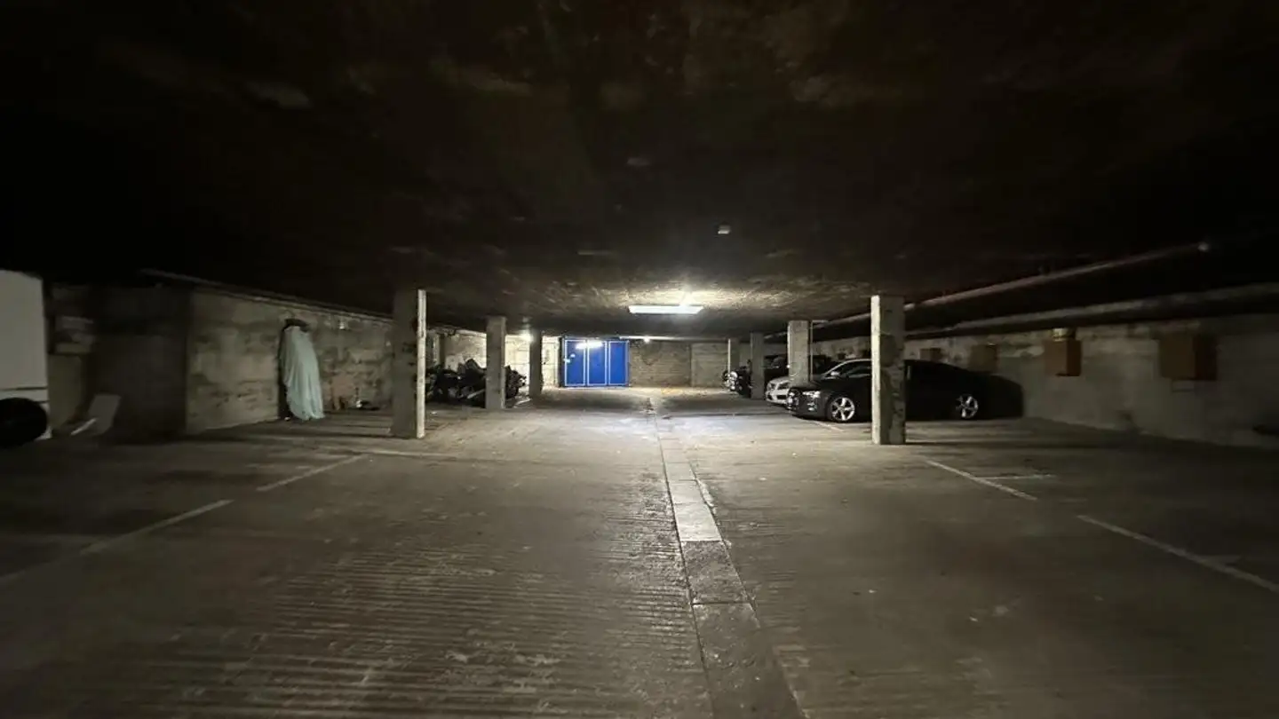 Überdachter Motorradparkplatz mieten - Looslistrasse 34, 3027 Bern - Foto 3