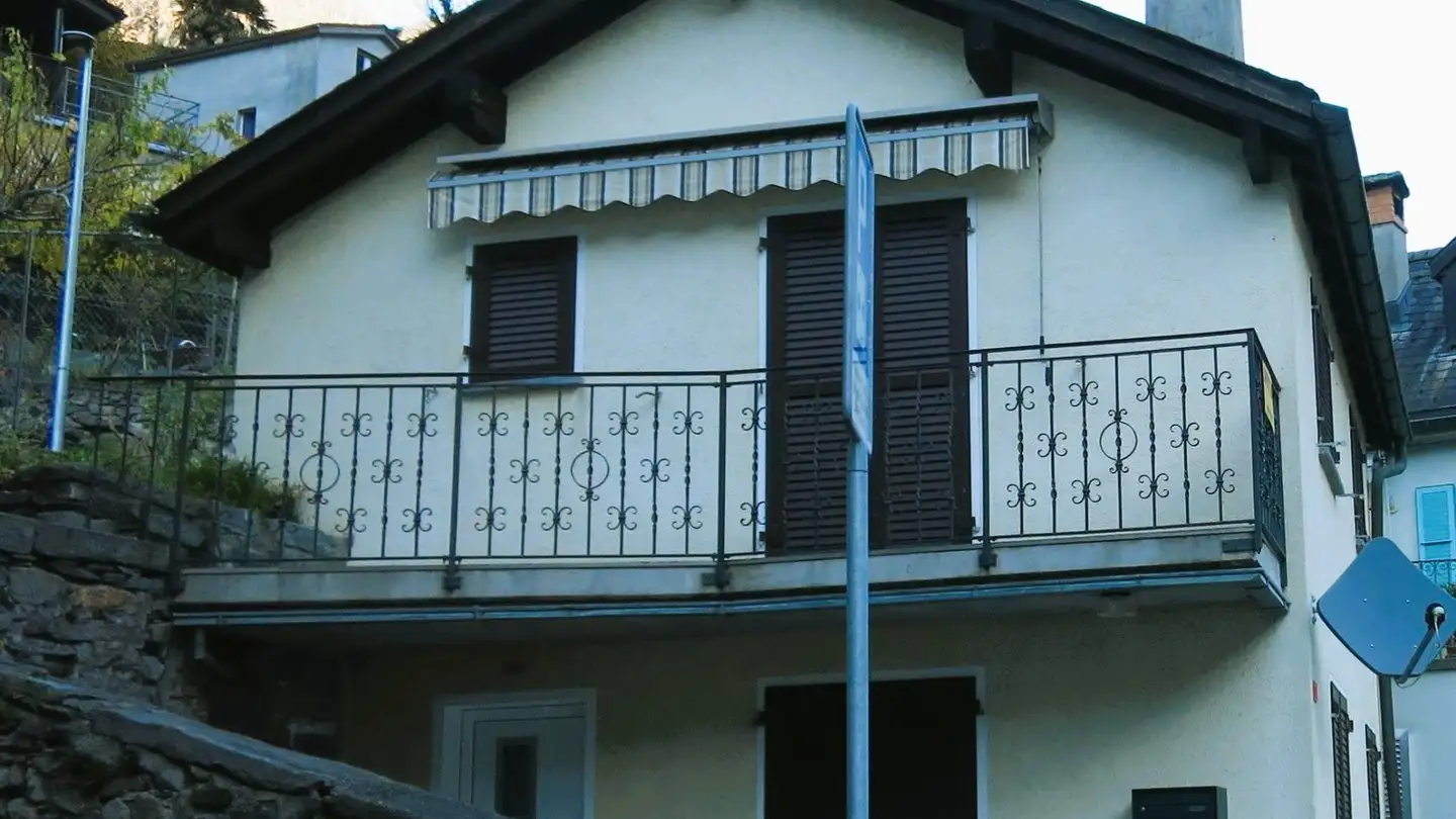 Single house for sale - 6537 Grono