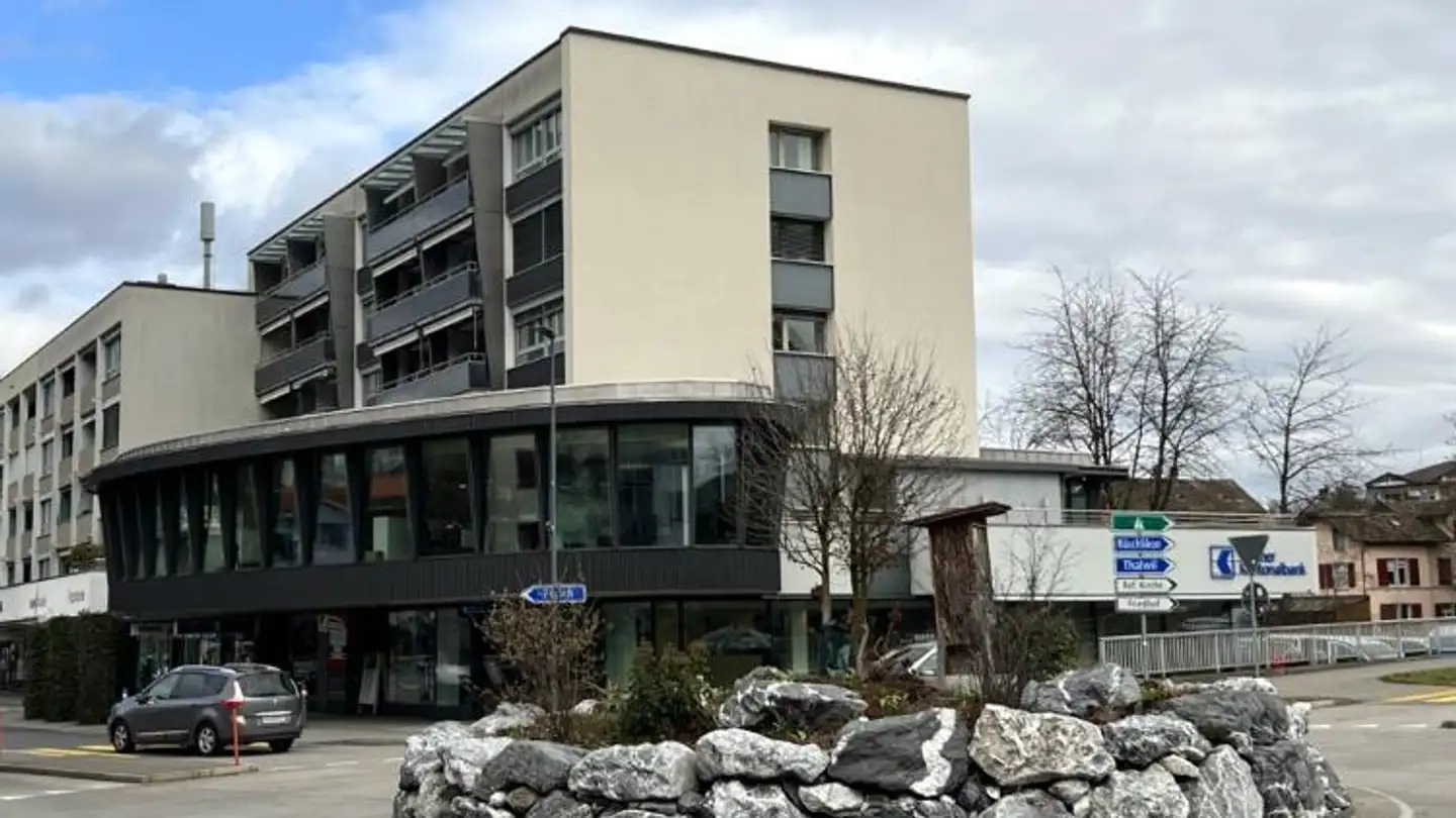 Commercial à louer - Albisstrasse 17, 8134 Adliswil
