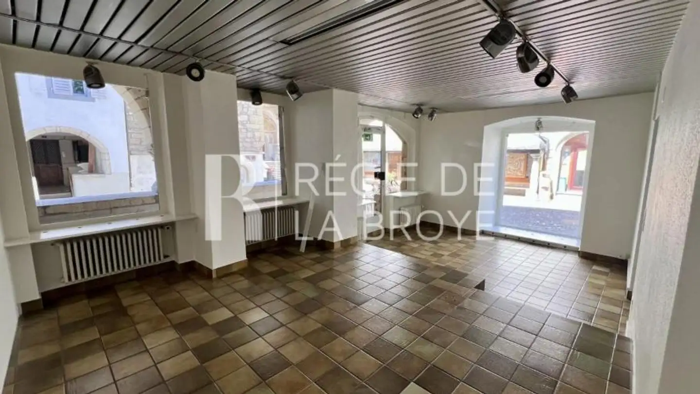 Commercial à louer - Rue de l'Hôtel-de-Ville 1, 1470 Estavayer-le-Lac