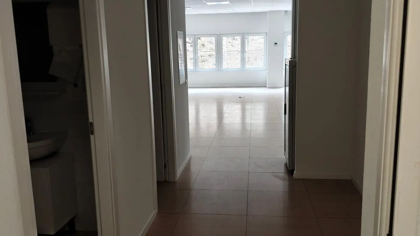 Spazio ufficio in affitto - Via Ciossa 3, 6806 Sigirino