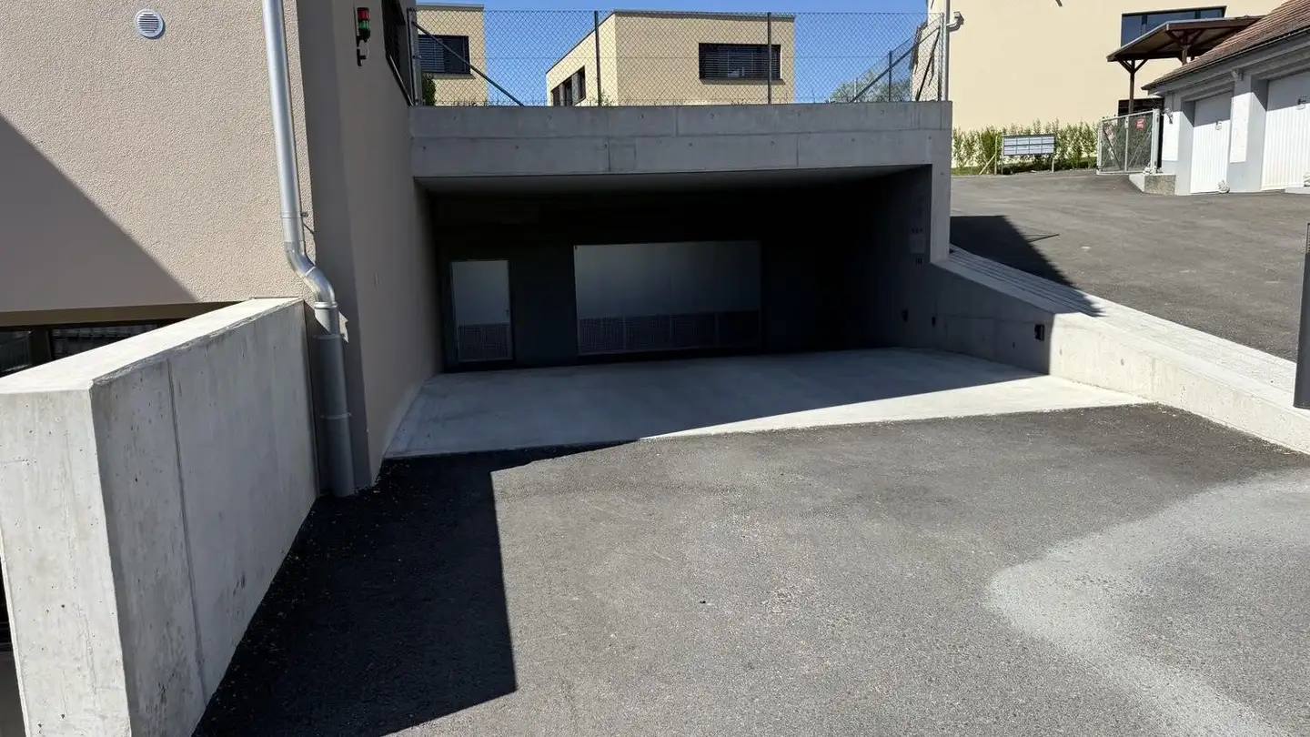 Garage singolo in affitto - Bodanstrasse, 8573 Siegershausen