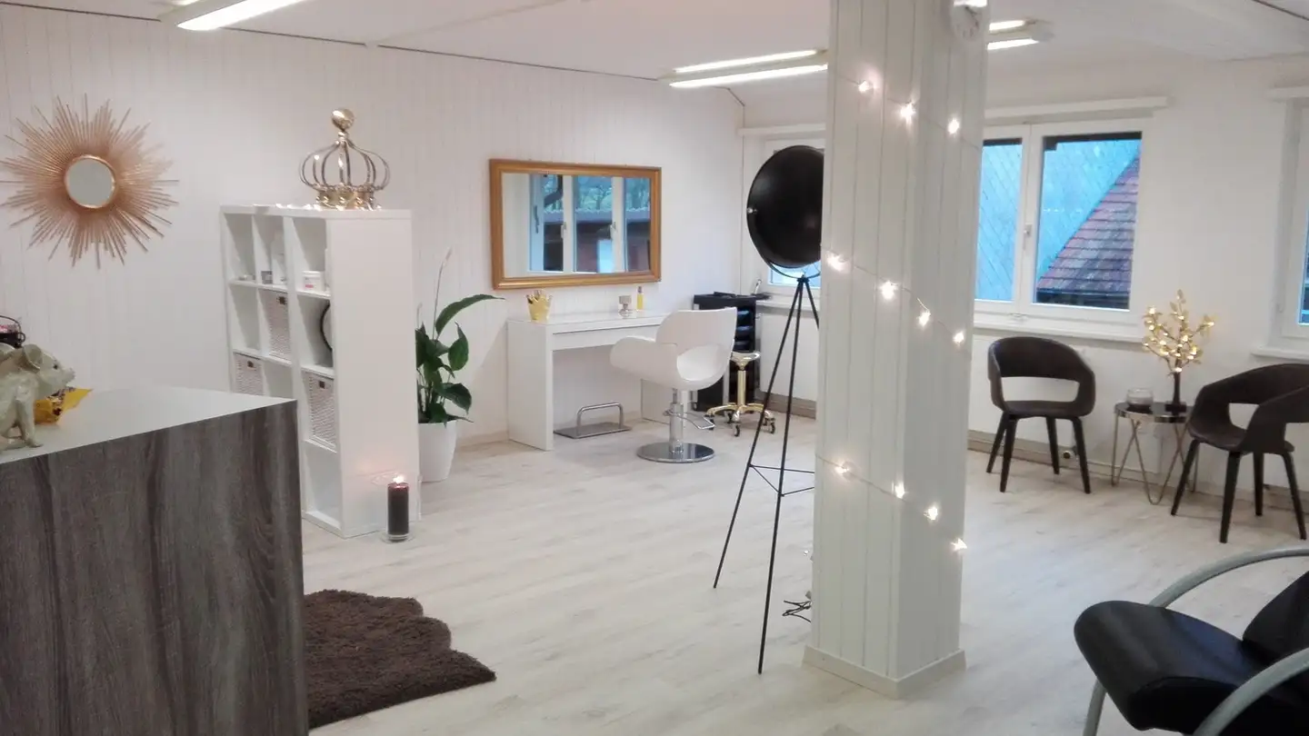 Commercial à louer - Glattalstrasse 505, 8153 Rümlang