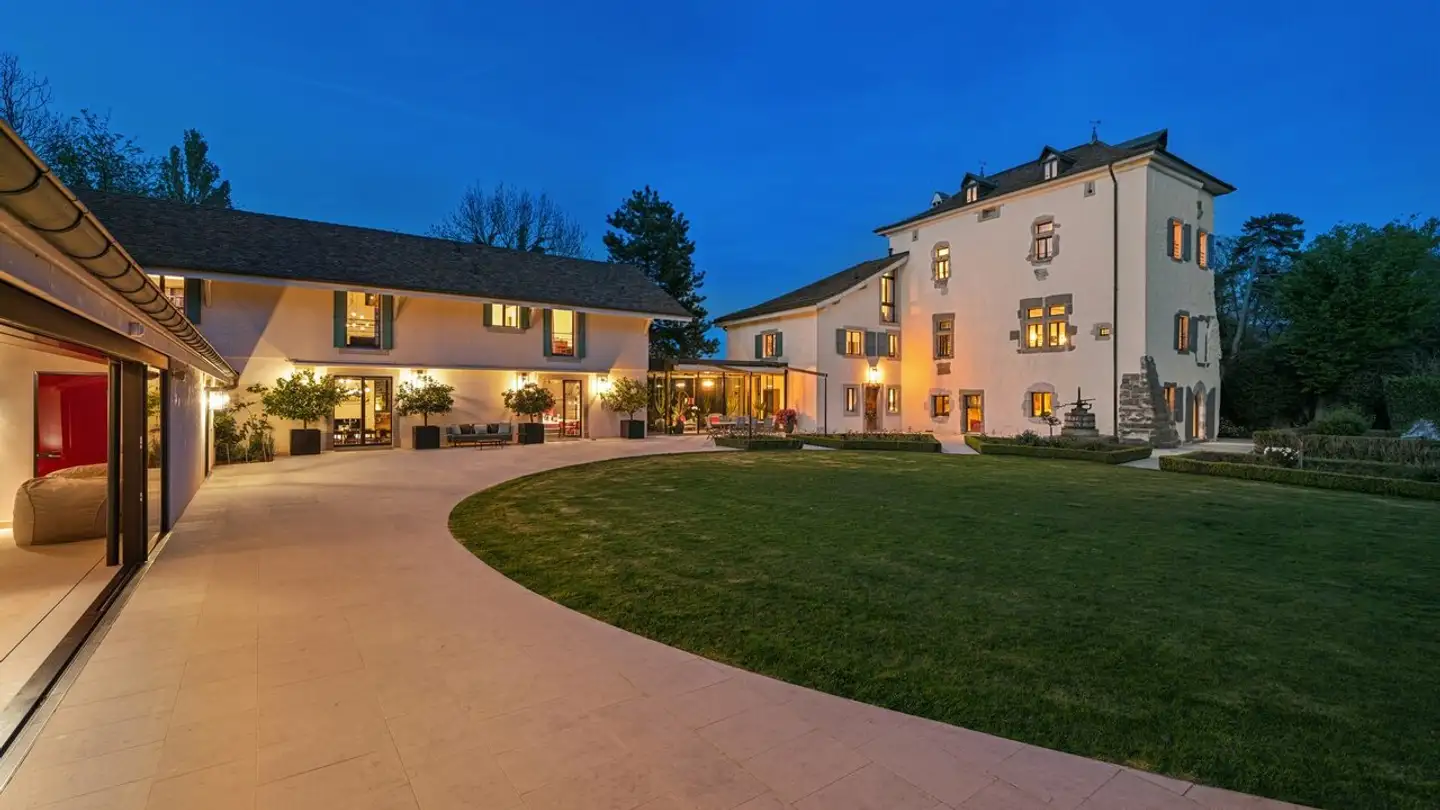 Castle for sale - 1244 Choulex