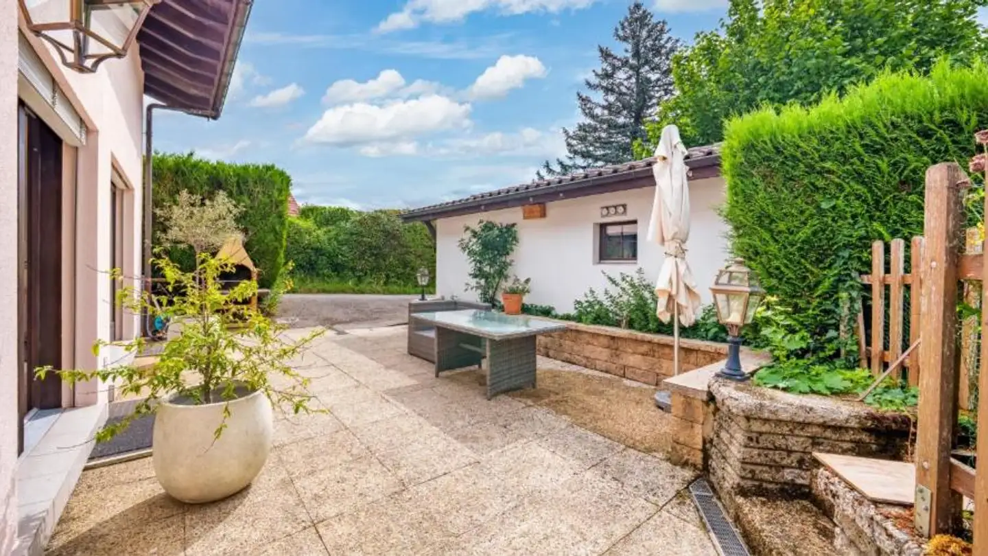 Row house for sale - 1270 Trélex