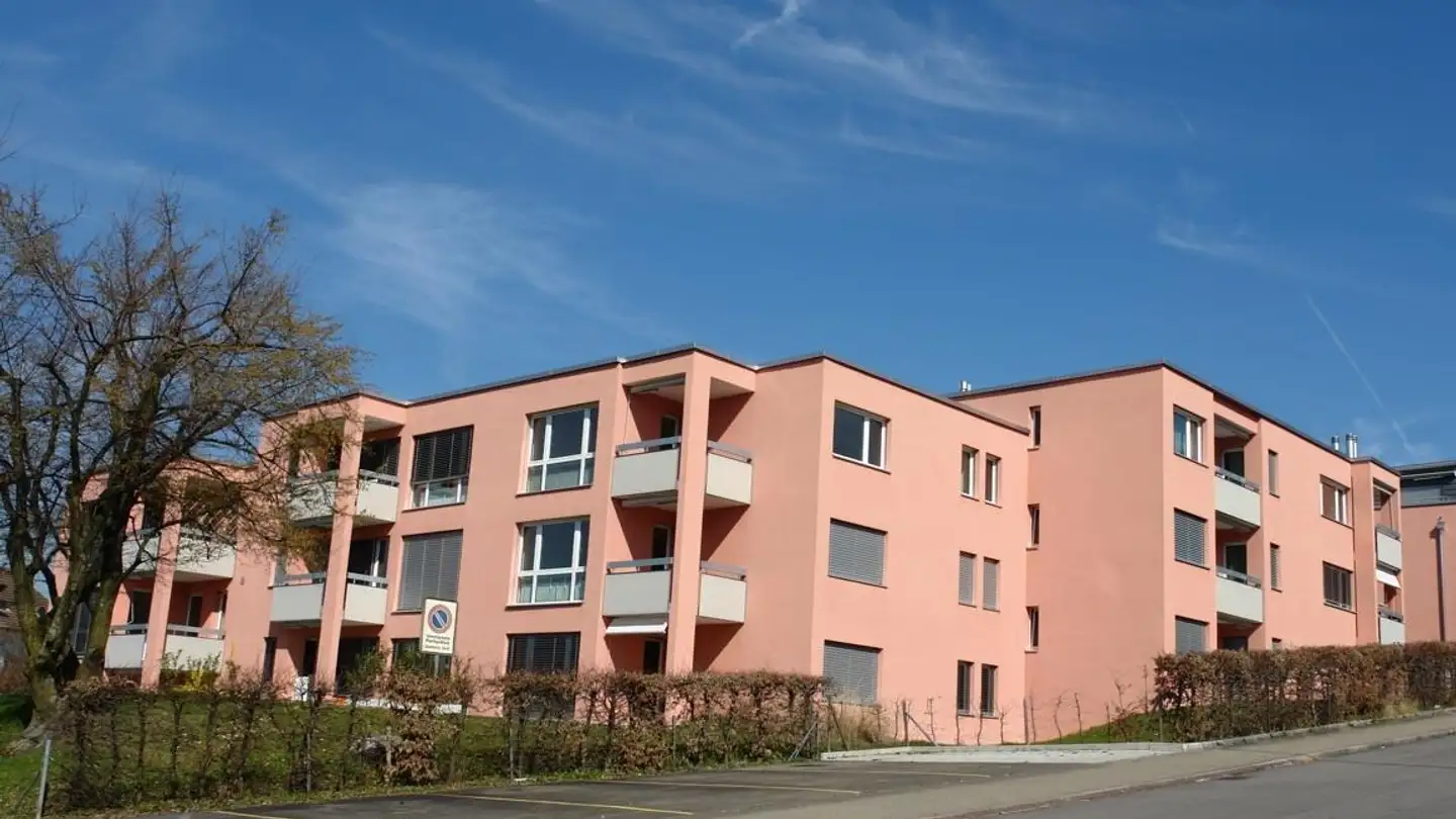 Indoor motorbike parking space for rent - Bahnhofstrasse 53, 8902 Urdorf