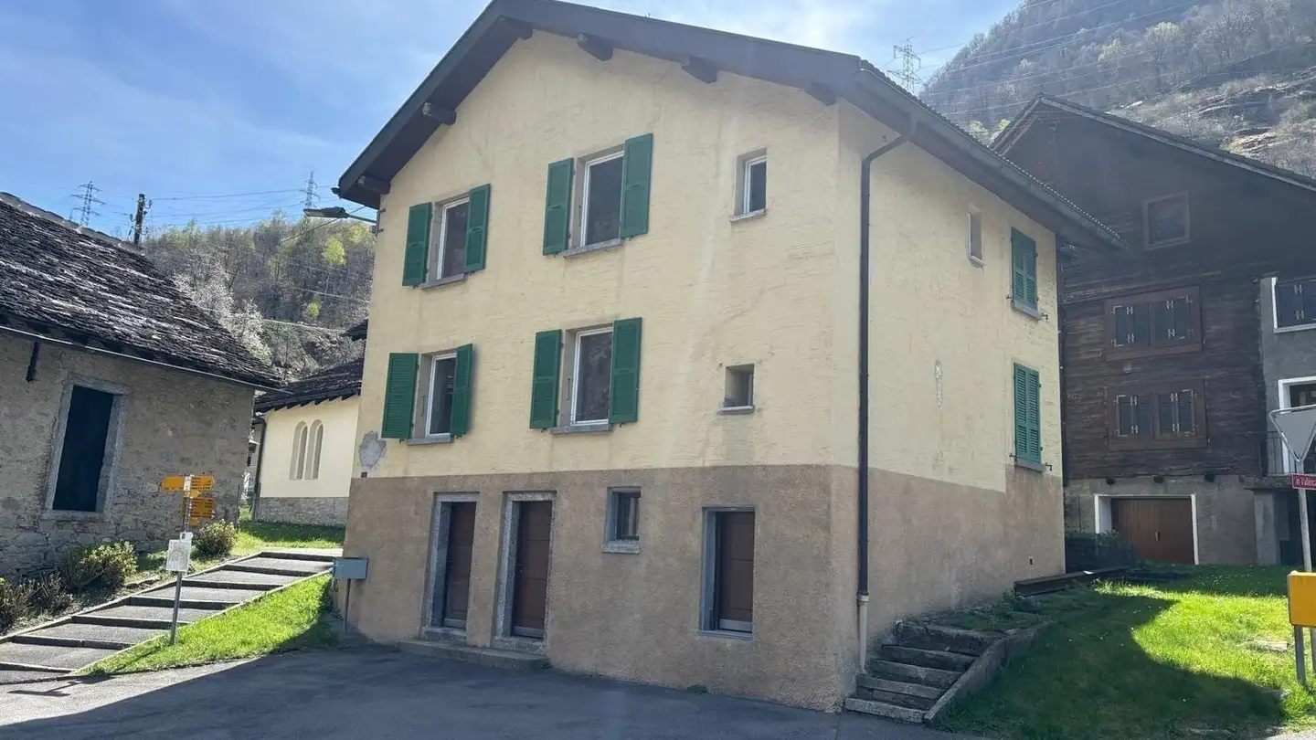 Maison individuelle à vendre - 6718 Olivone