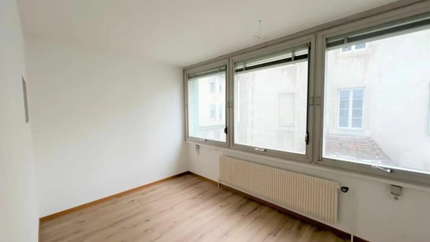 Gewerbe mieten - Rue Du Pont 8, 2400 Le Locle