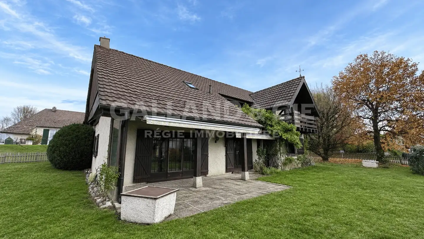 Villa for sale - 1055 Froideville