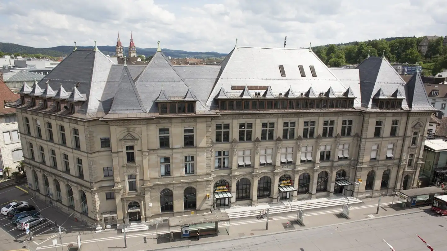 Grand magasin à louer - Bahnhofplatz 8, 8400 Winterthur
