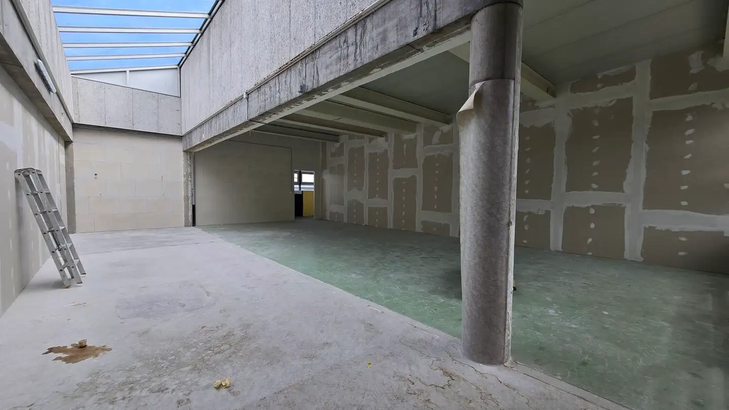 Mixed-use building for rent - Chemin De Chatanerie 5, 1023 Crissier