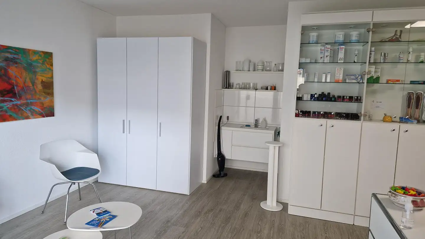 Cabinet médical à louer - Schwerzenbachstrasse 21, 8117 Fällanden - Photo 3